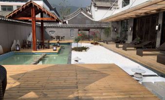 Fengjia No.1 Courtyard B&B (Luquan Fengjia Ancient Town Branch)