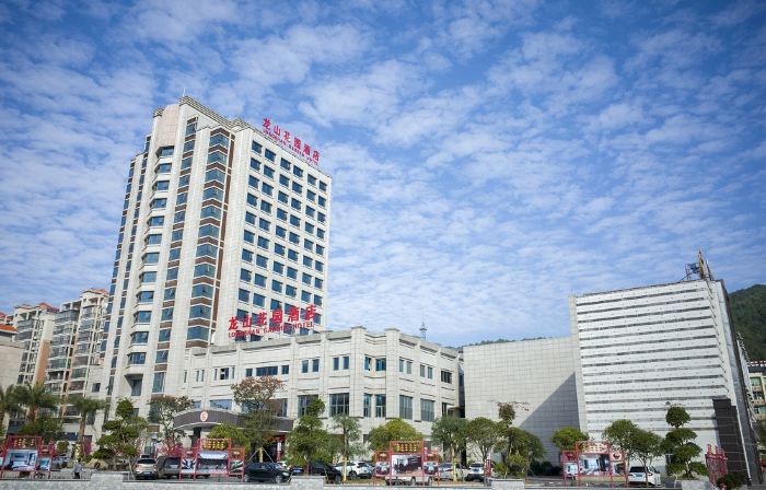 Lian Shan Longshan Garden Hotel