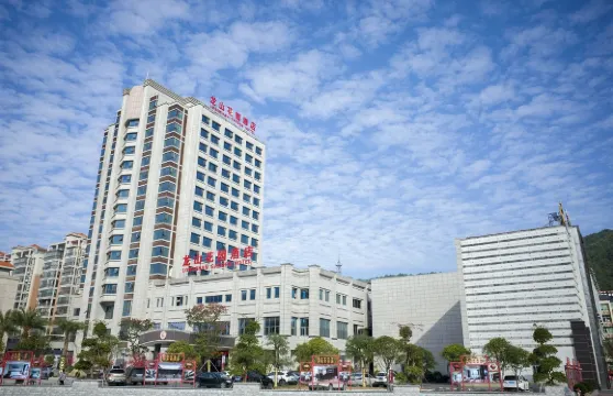 連山龍山花園酒店