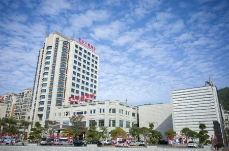 Lian Shan Longshan Garden Hotel