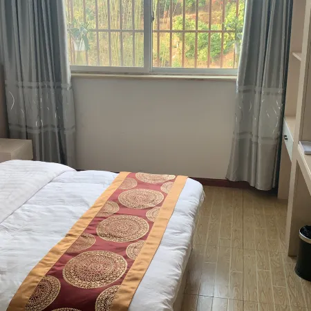 Huaping Zhijia Express Hotel