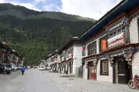 Gongbo'gyamda Zhandui Guest House