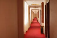 Baqing Hongze Hotel