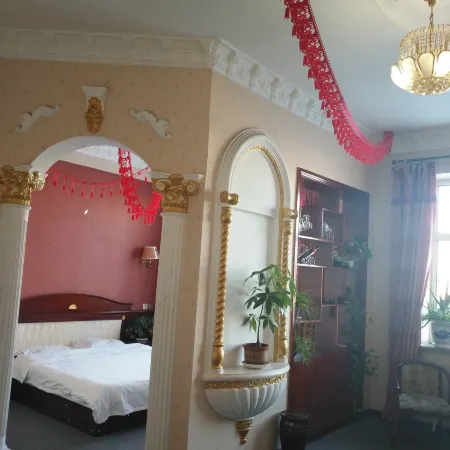 Chonghua Business Hotel