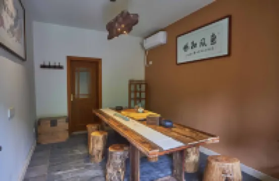 Youjian Xiaoyuan Hot Spring Hostel