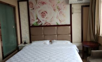 Yueyang Zijin Fashion Hotel