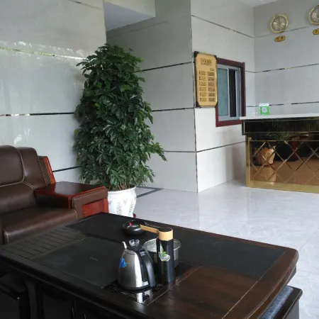 Mizhi Xiaocheng Business Hotel