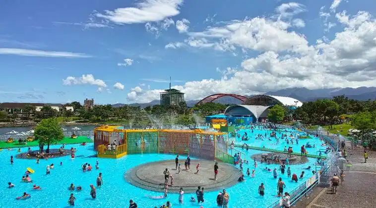 Hotels near Dongshan River Water Park