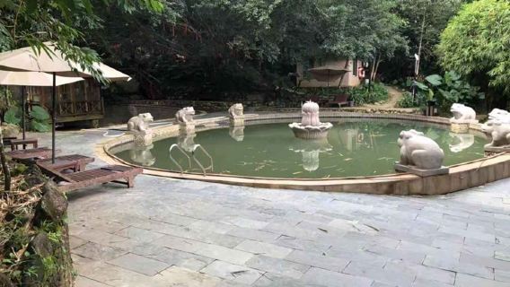 Qi Xian Yao Chi Wild Hot Springs