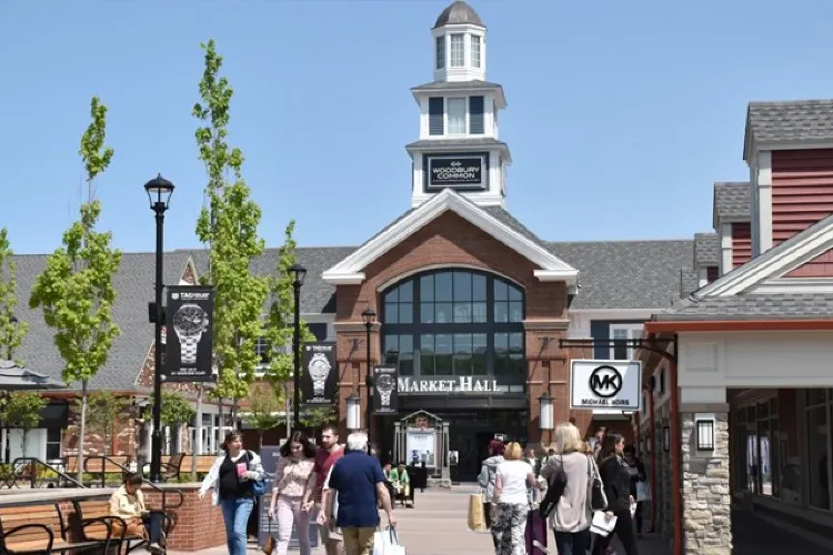 Woodbury Common Premium Outlets1