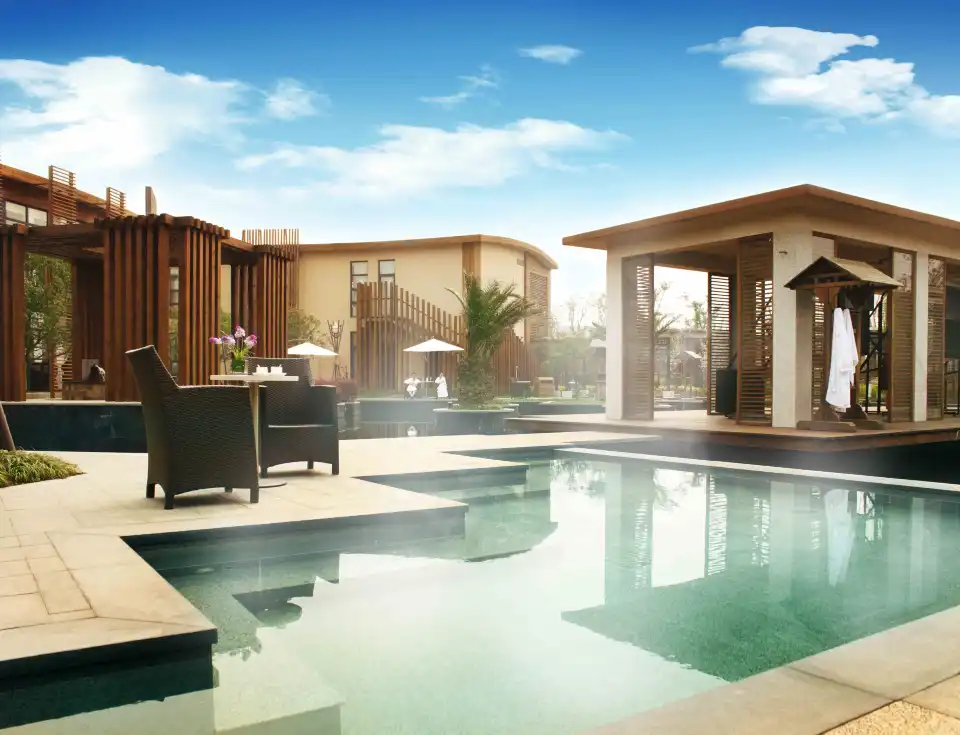 2_Phoenix Hotspring Resorts