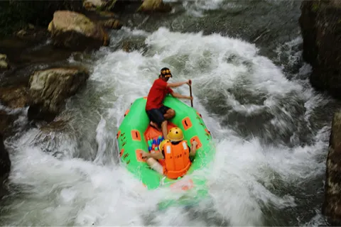 Guilin Shi'ertan Drifting