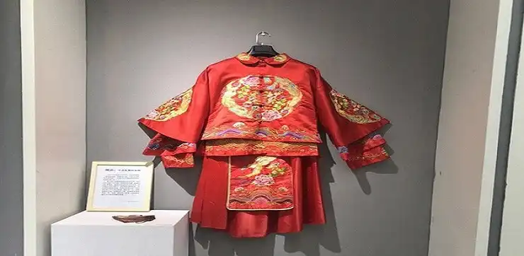 Hotels near Tangshanshilian Museum