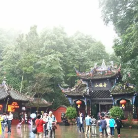 Chengdu Day Tour of Dujiangyan Irrigation System and Mount Qingcheng