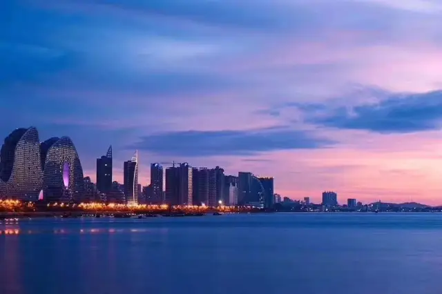 Sightseeing Boats in Beihai