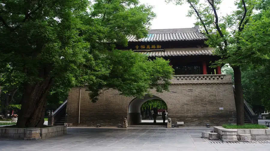 Hotels near Maitreya Pavilion