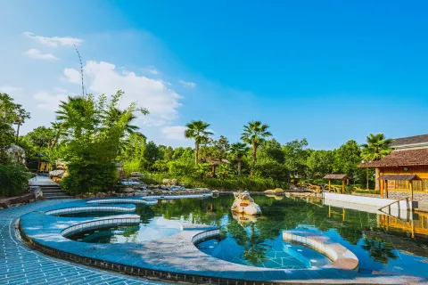 Luotian Sanlifan Hot Springs Resort