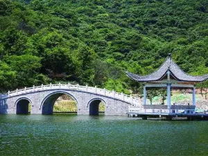 Jigongshan Taohuazhai Sceneic Area