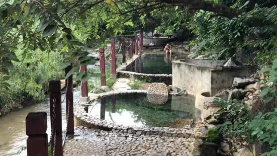 Qi Xian Yao Chi Wild Hot Springs