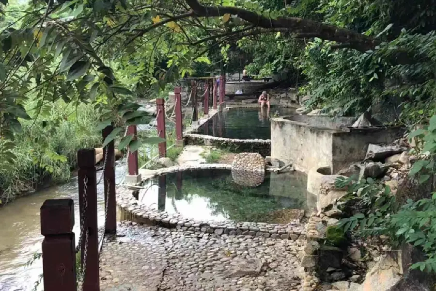 Qi Xian Yao Chi Wild Hot Springs