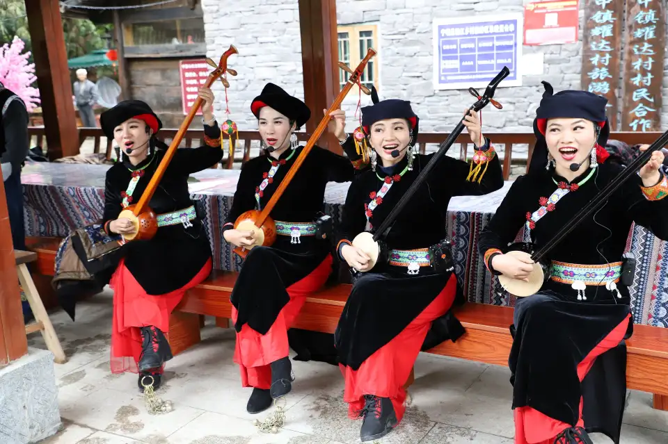 3_Ningming Huashan Rock Art Scenic Area