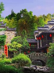Red Lantern Countryside Home