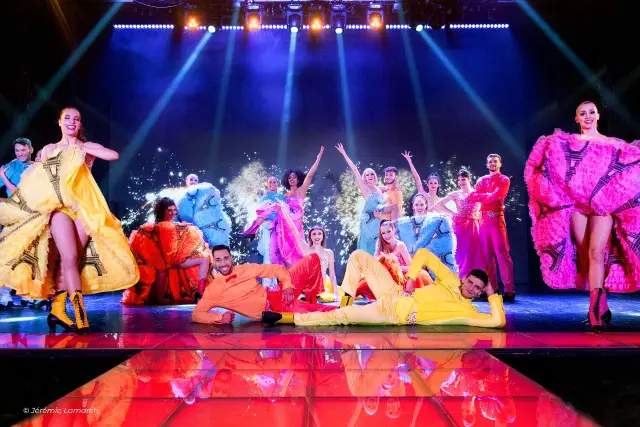 Paris Cabaret Show