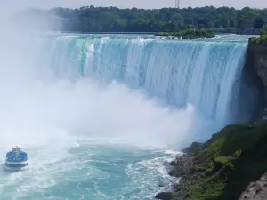 All-Inclusive Niagara Falls USA Tour with Boat Ride