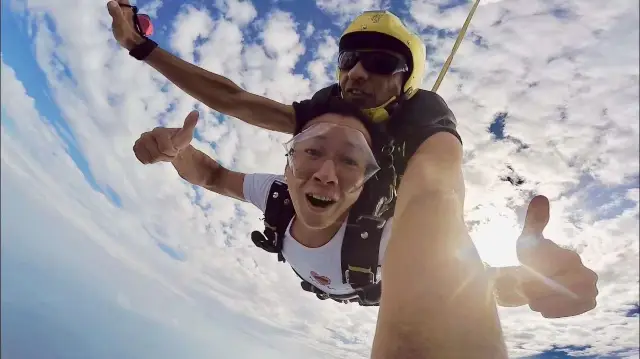 Skydiving in Yangjiang