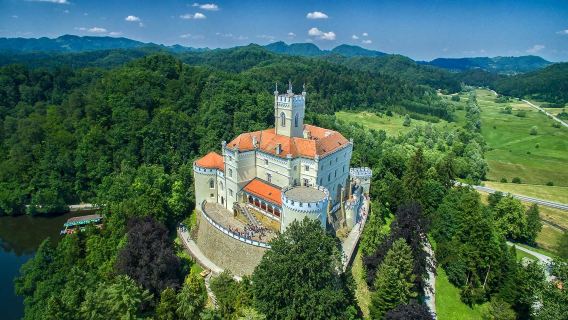 Excursion d'une journée en Croatie : Explorez le château de Trakošćan et la ville baroque de Varaždin