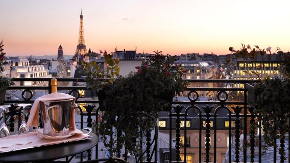 法國巴黎週邊凡爾賽楓丹白露宮莫內花園包車一日遊普通話司機