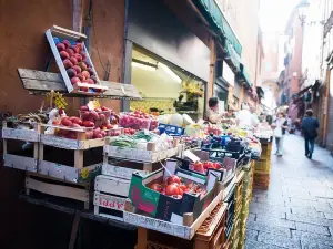 Private market tour, lunch or dinner and cooking demo in Trento