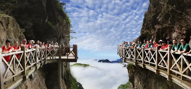 Sea of Clouds Sightseeing on Wugong Mountain