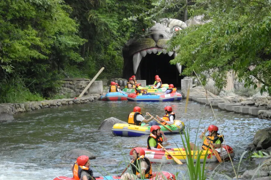 Shengjing Mountain Rafting