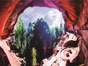 HONGSHIYEGU SCENIC AREA GUIDE