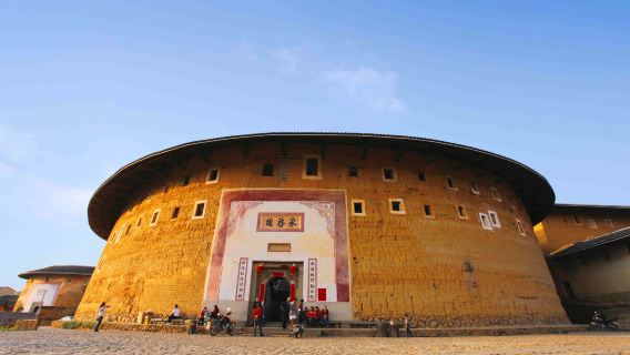 One-day private tour of Yongding Tulou Gaobei Tulou Wangchengqi Tower private tour from Xiamen
