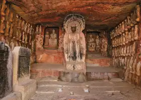 Qianfo (Thousand Buddha) Cliff