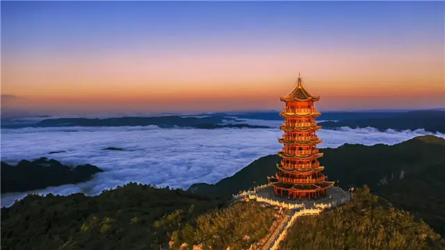 Sea of Clouds Sightseeing in Dazhou