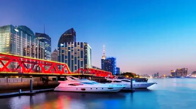 Hotels near Metropolitan Yacht Marina