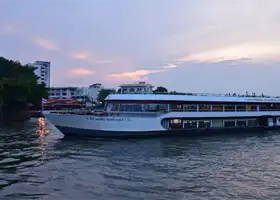 白玉蘭號夜遊湄南河