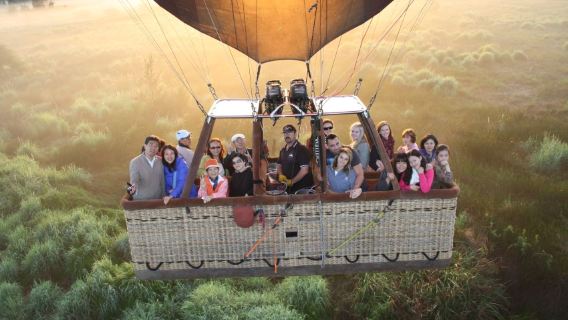Gold Coast City Byron Bay Sunrise hot air balloon ride[Vineyard Alpaca Champagne breakfast with Pick-up + Flight Certificate + Free Printing + Tax Including]