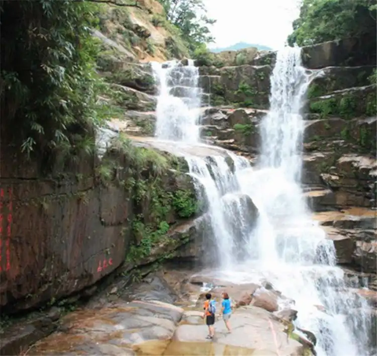Hotels near Qinglong Waterfall