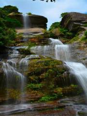 Qingyunshanjiutian Waterfall