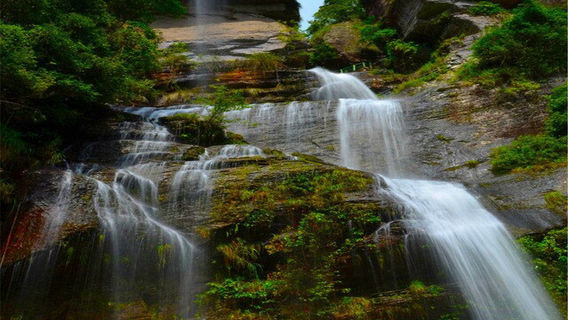 Qingyunshanjiutian Waterfall