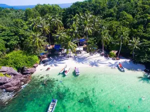 Discover The Appealing Beauty of Phu Quoc Island for Day and Night on Boat