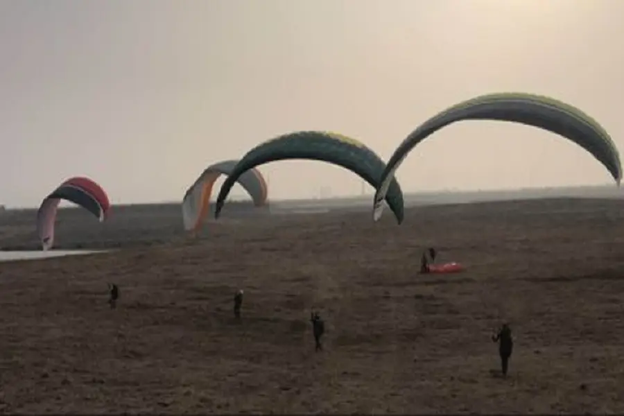 Pilot Paraglider Base