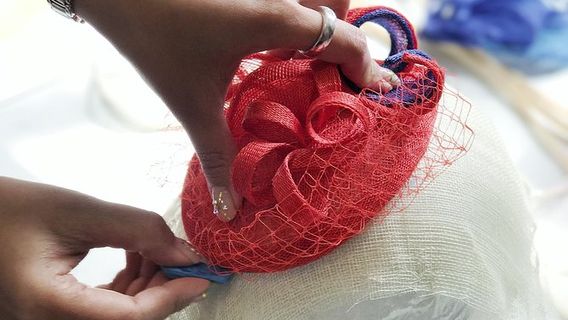 Make a Fascinator Hat with a Designer 