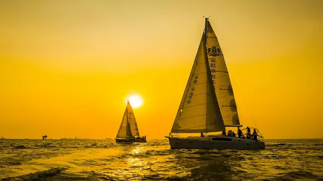 Sunset Yacht Cruise in Shenzhen