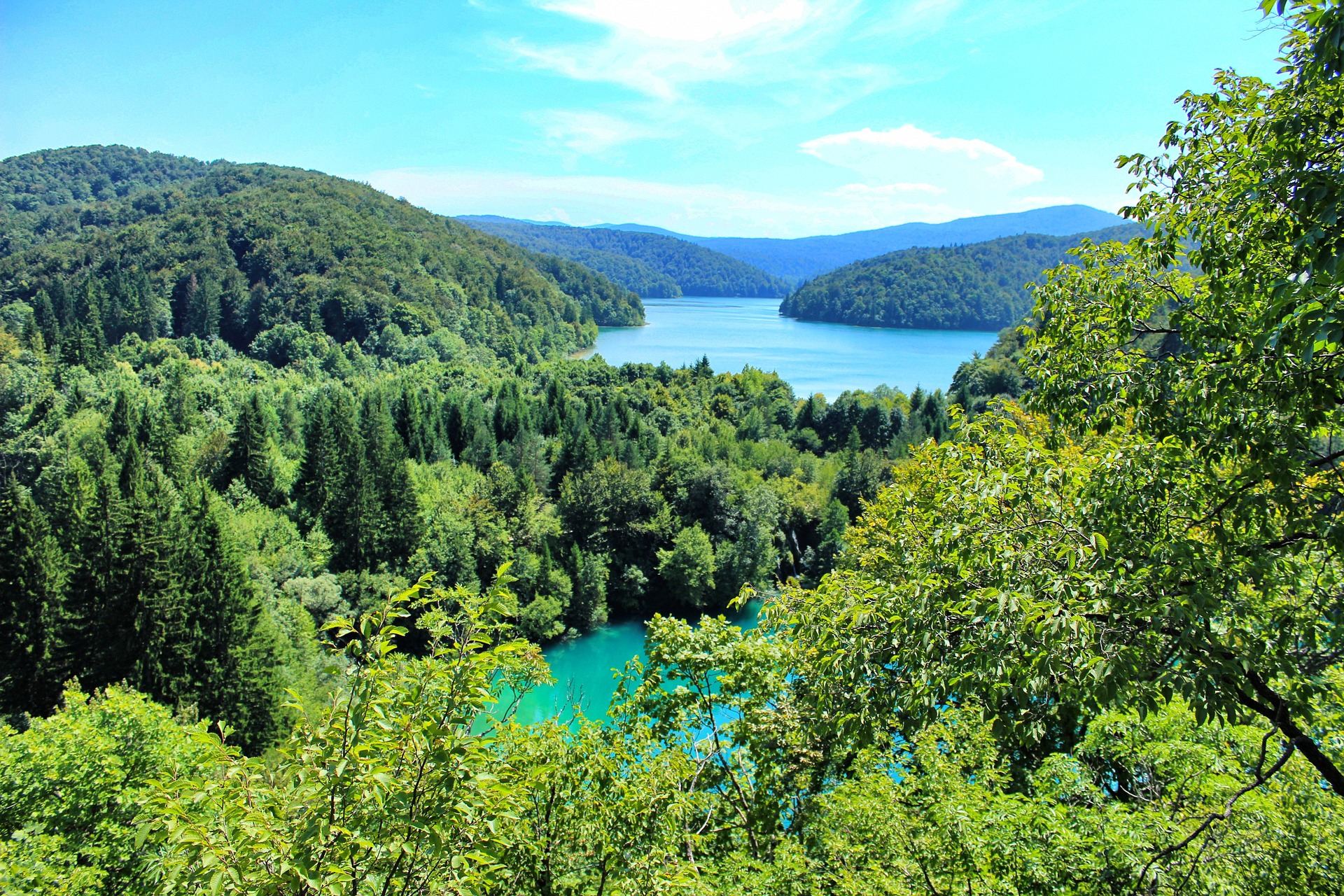 1-day tour from Zagreb to Plitvice Lakes | World Natural Heritage + In-depth experience of folk village