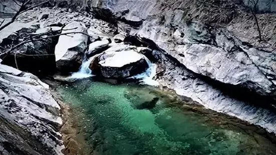 Longjingxia Waterfall